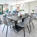 Apartment Inf3.3k- Stunning Close To Beaches *
