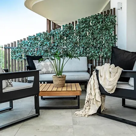 Inf3.3k- Stunning Close To Beaches Apartment