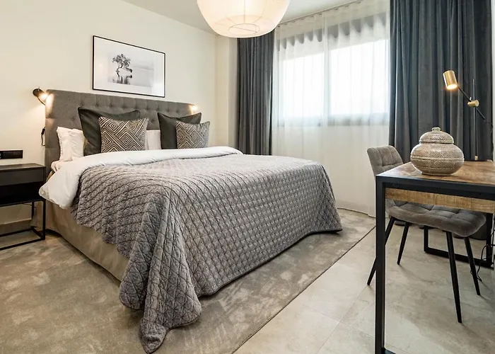 Апартаменти Inf3.3k- Stunning Close To Beaches