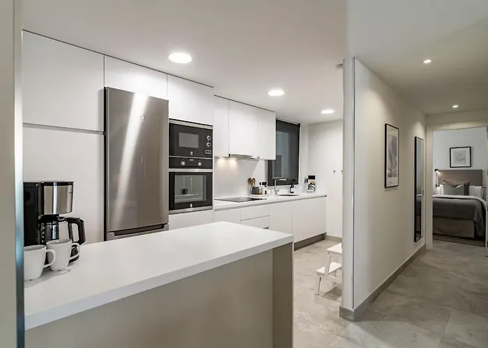 Inf3.3k- Stunning Close To Beaches Apartment