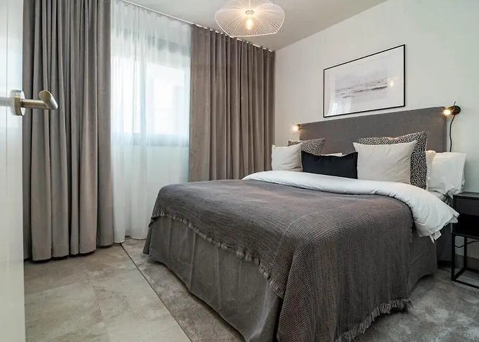 Апартаменти Inf3.3k- Stunning Close To Beaches Естепона