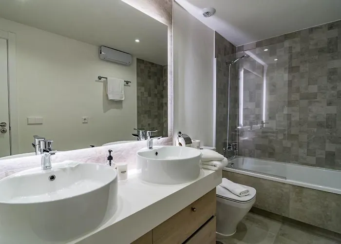 Inf3.3k- Stunning Close To Beaches Apartment *